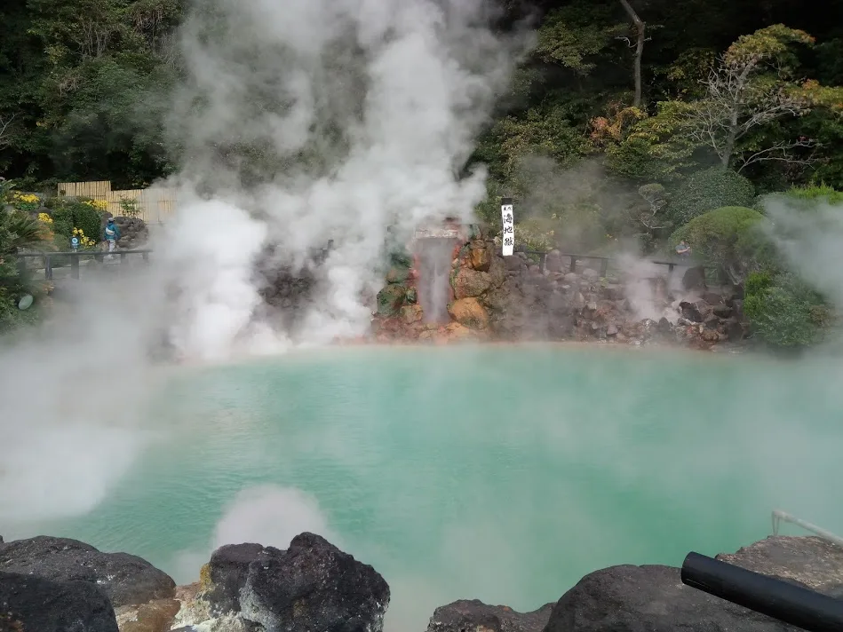 温泉のまち別府で地獄と極楽を味わう