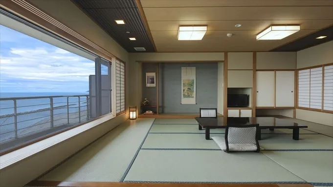 瀬波の夕景へ。