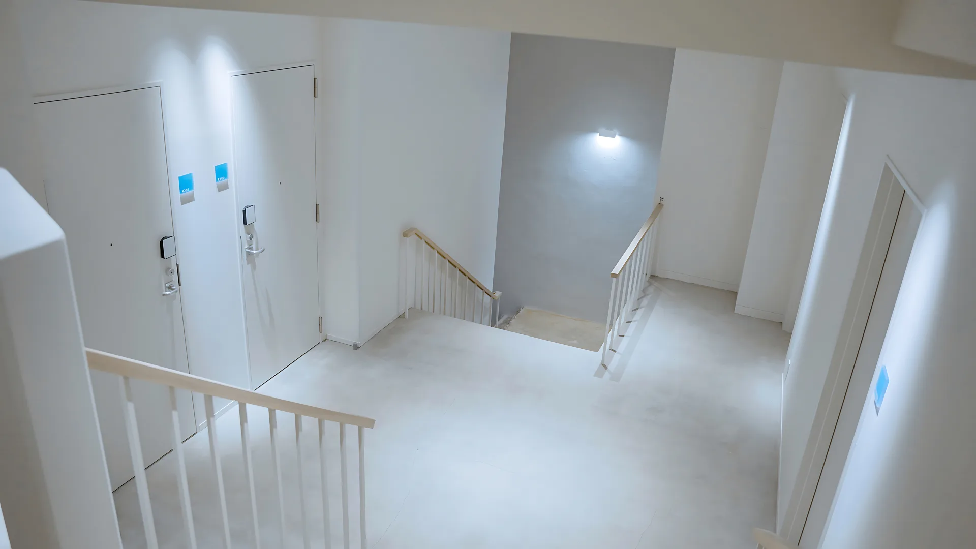 レトロ本屋跡地のブルー